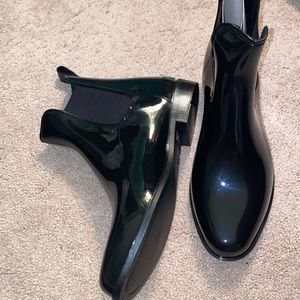 Women’s ankle patent rainbooties